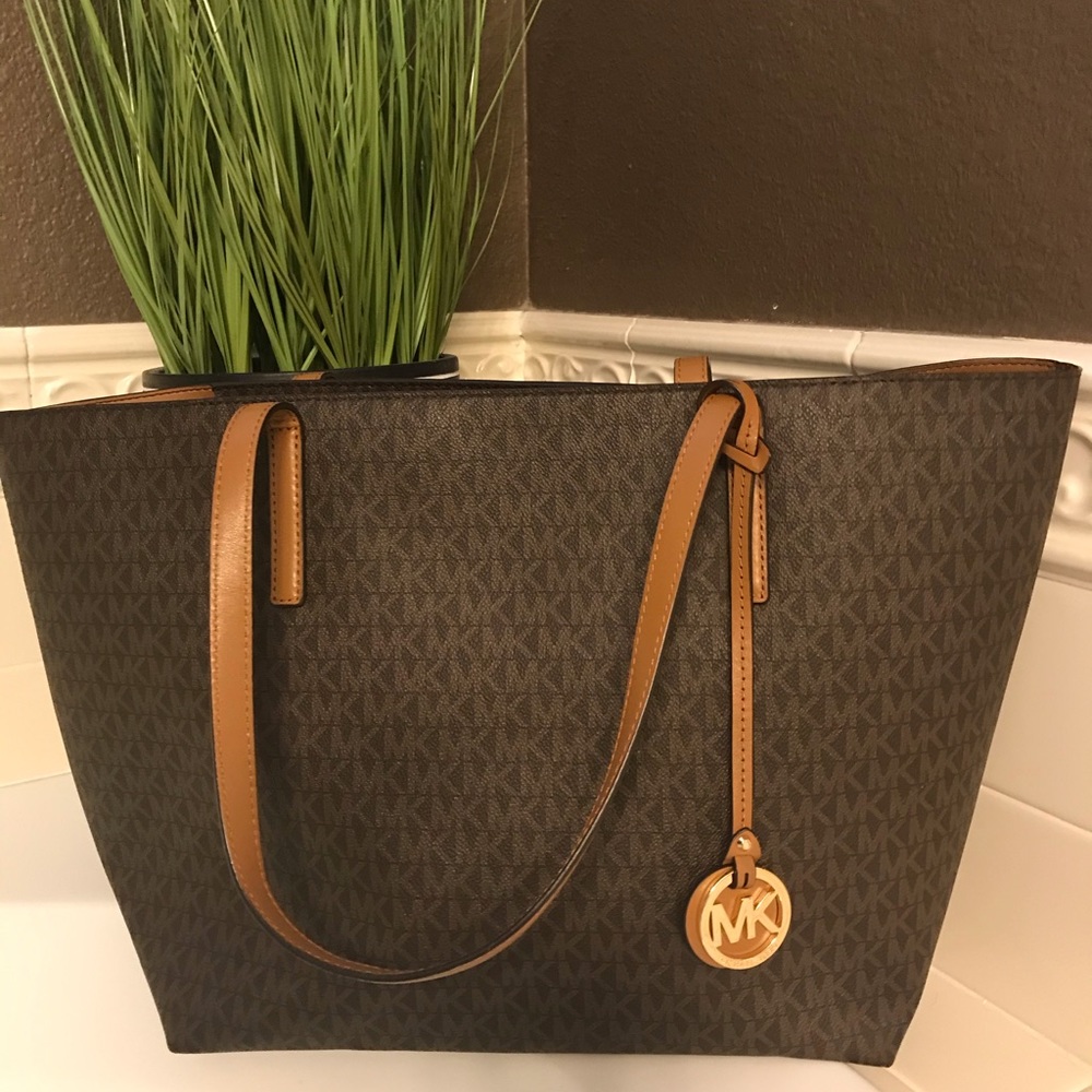Michael Kors tote